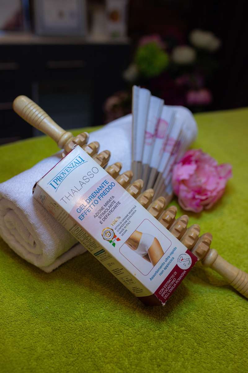 thalsso product and back roller on towel